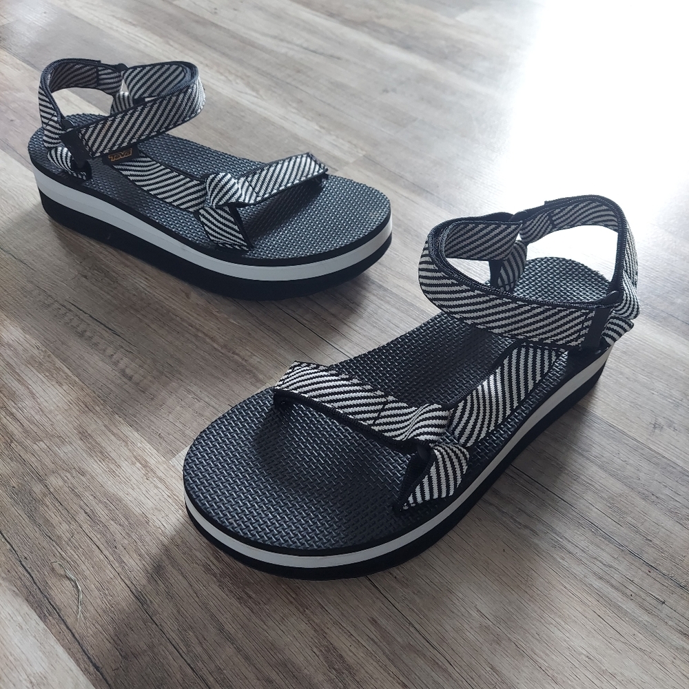 Teva Flatform Universal Sandals Black White Candy Stripe Size 10